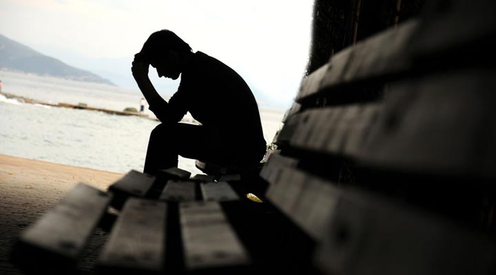 افسردگی مانند سایر اختلالات روانی با علائمی همراه است که شناخت علائم افسردگی نقش به‌سزایی در پیشگیری از افزایش وخامت این بیماری دارد.